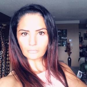 Meet your Posher, Paola